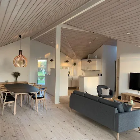 Moderne Sommerhus, 8 Senge, 250 Mtr Til Sandstrand Слагельсе