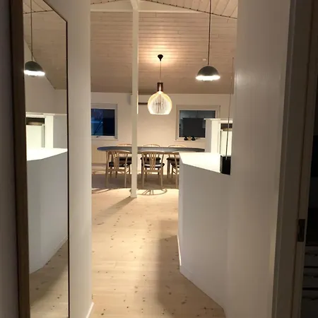 Дом отдыха Moderne Sommerhus, 8 Senge, 250 Mtr Til Sandstrand *