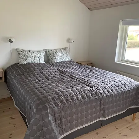 Moderne Sommerhus, 8 Senge, 250 Mtr Til Sandstrand *