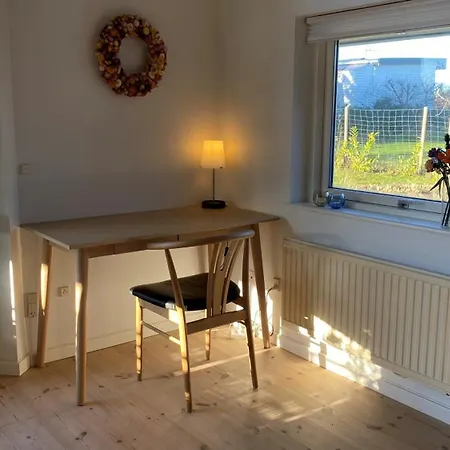 Moderne Sommerhus, 8 Senge, 250 Mtr Til Sandstrand بيت للعطل *