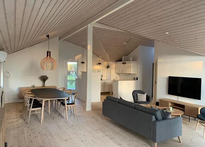 Moderne Sommerhus, 8 Senge, 250 Mtr Til Sandstrand 斯莱格思