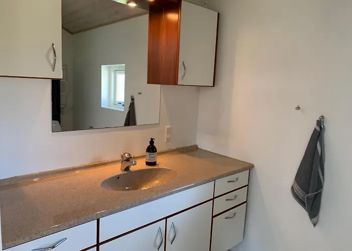 Moderne Sommerhus, 8 Senge, 250 Mtr Til Sandstrand *